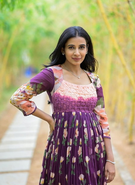 Rusti Muslin Long Wester Wear Gown Wholesale Market Is Surat
